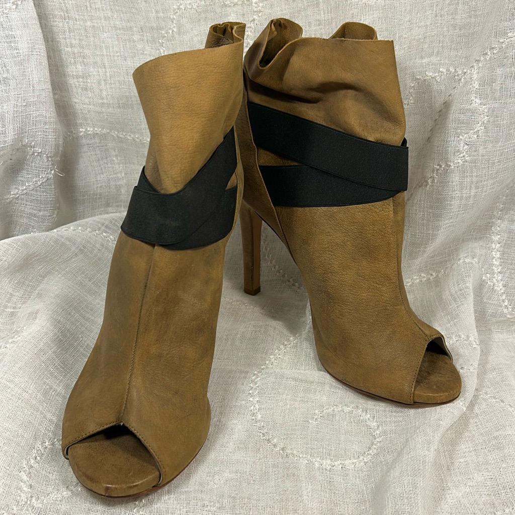 Nwt Latitude Femme Anthropology Leather Peep Toe Booties